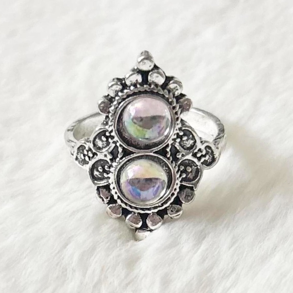 5/$15 🩷 MUST BUNDLE Silver Ring with Iridescent Opal Cabochons - Women Jewelry